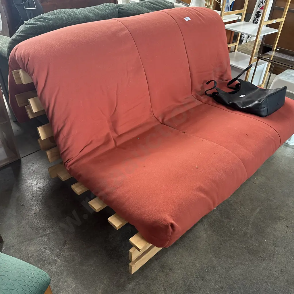 Futon bed/couch Image 1++