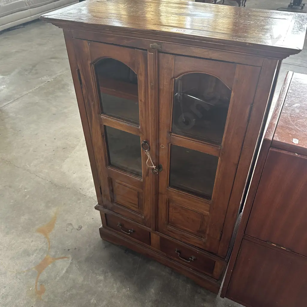 cabinet 1070 x 680 Image 1++