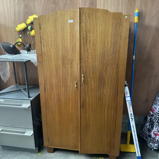 Deco wardrobe