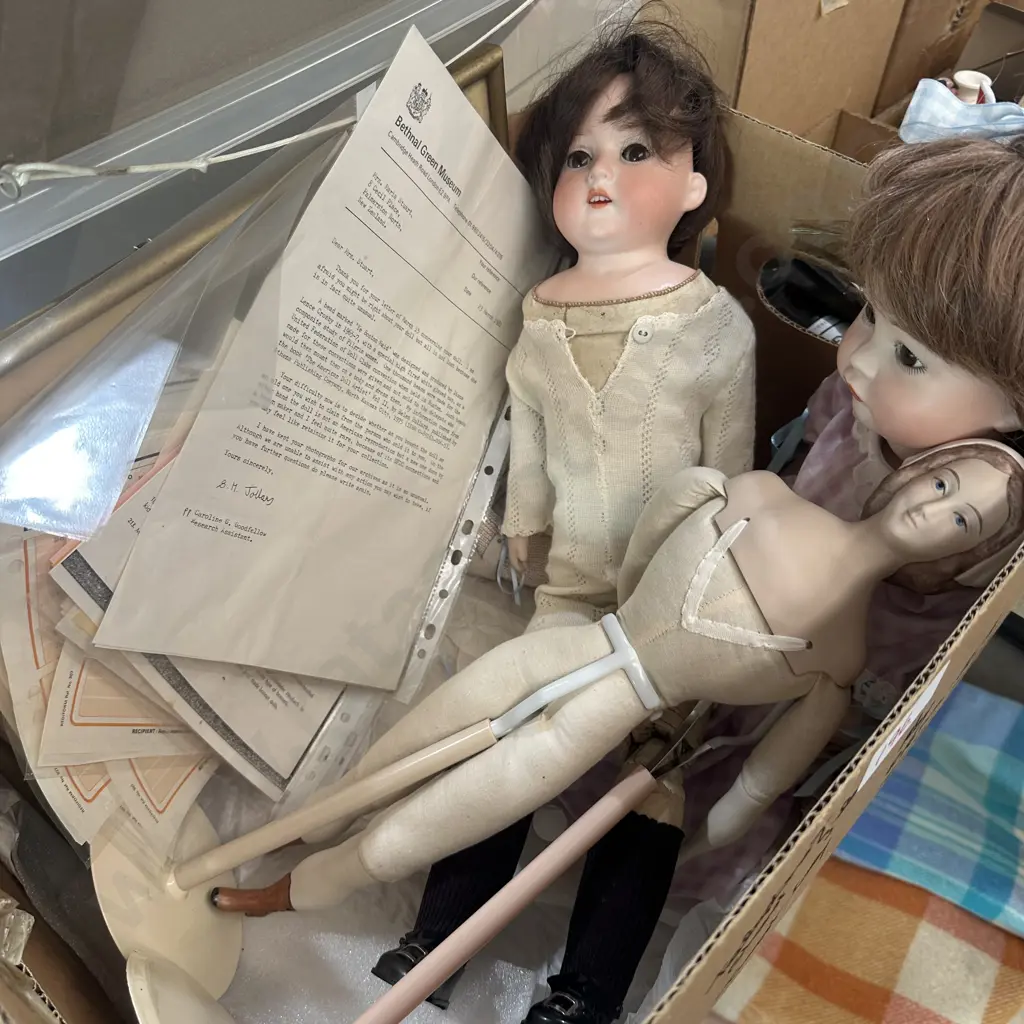Dolls and picture. Image 1++