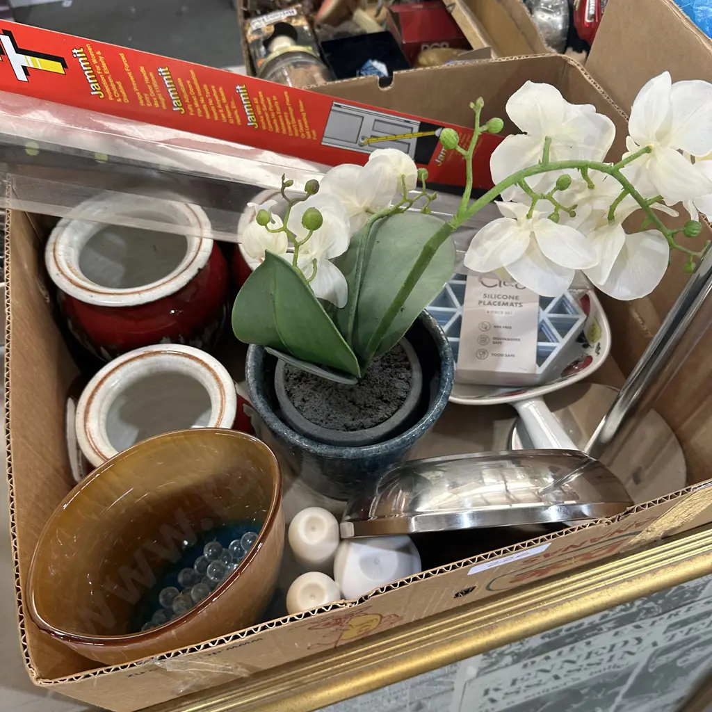Set of three signed Canisters, clock, artificial plant etc. (2 pics) Image 1++