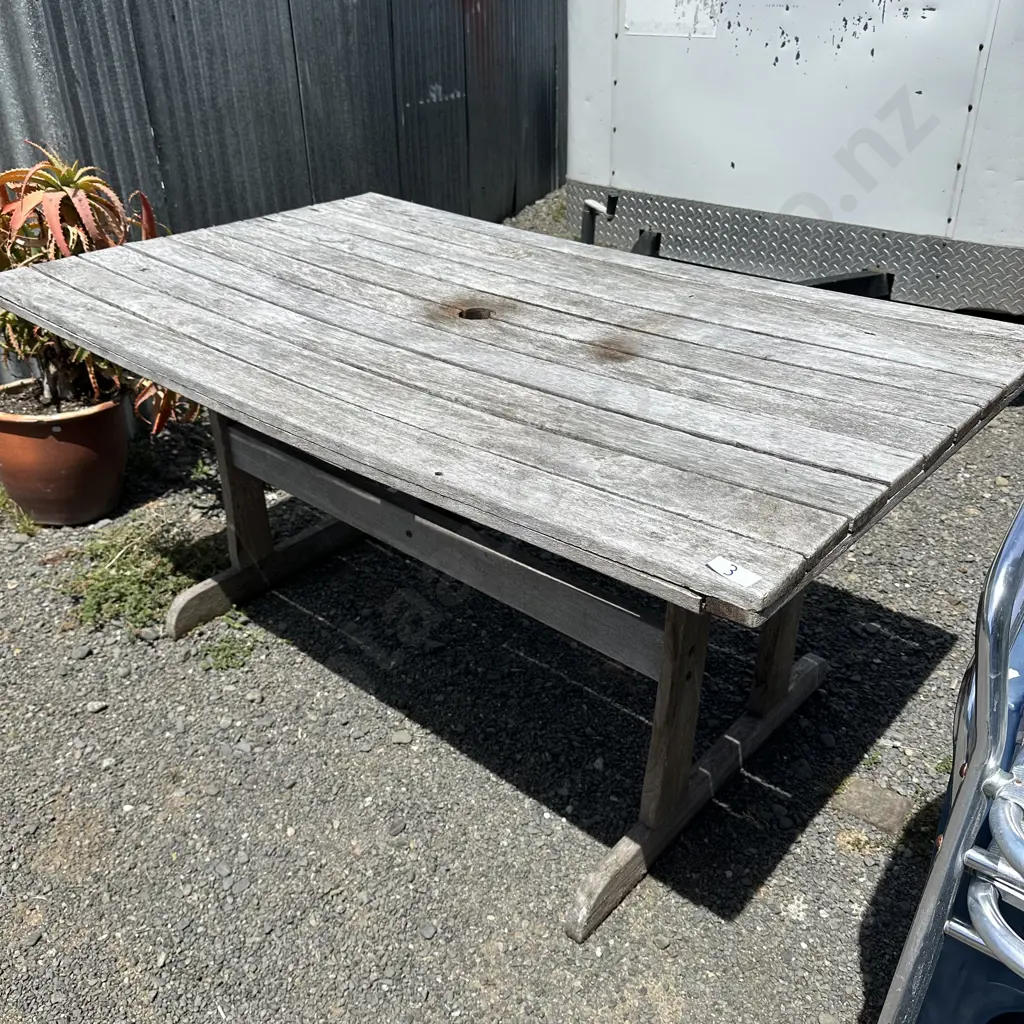 Outdoor Kwila table 1500 x 1000 Image 1++