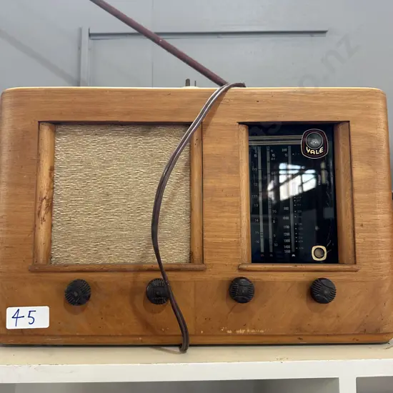 Yale mantle radio