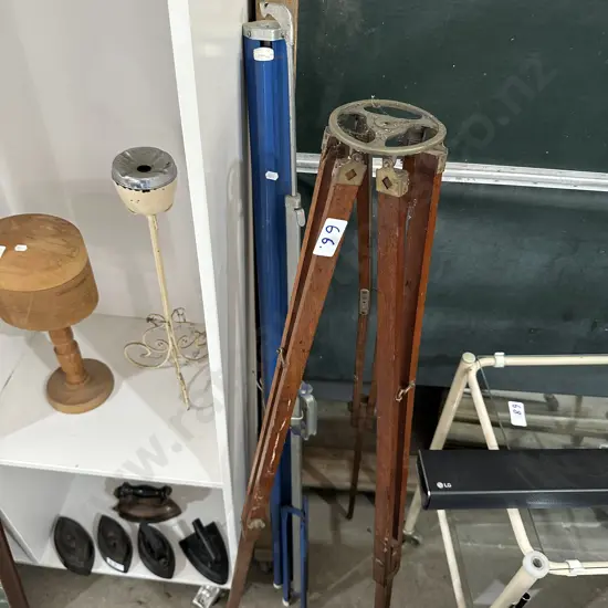 tripod and projector screen