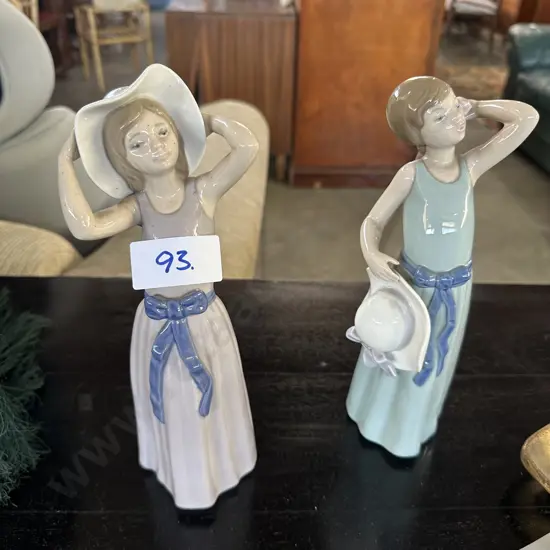 Pr Lladro figures