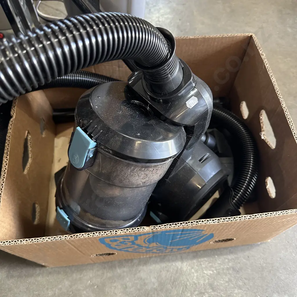 vacuum cleaner Image 1++