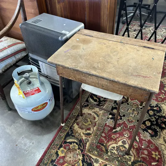 2 gas bottles, heater, desk&chair