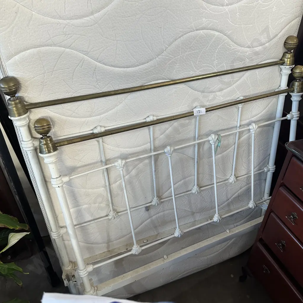 brass bed ends (will fit king single extra long) Image 1++