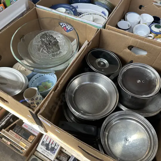 2 box pots, large glass bowls etc