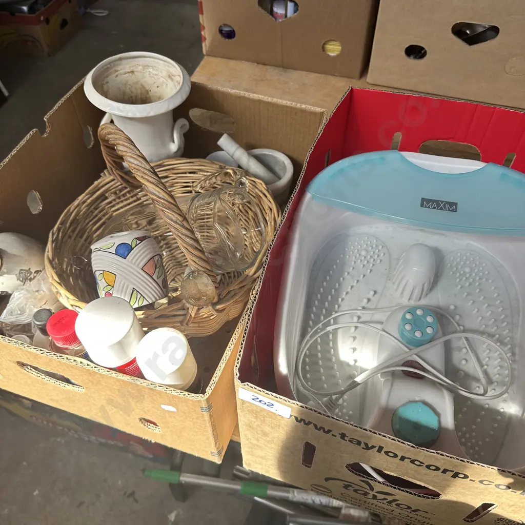 white vase, pestle mortise etc Image 1++