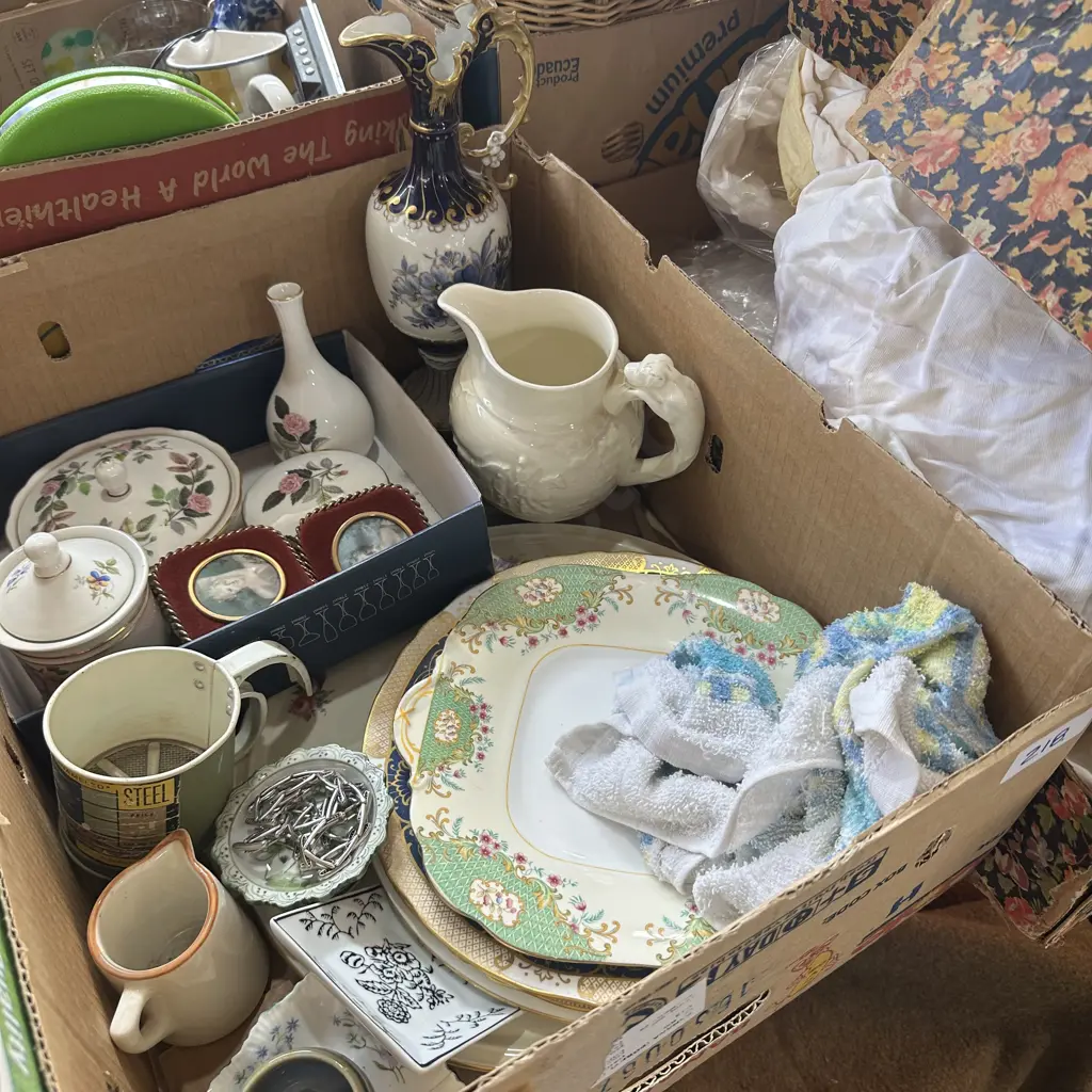 2 box dress, Dux, Wedgewood etc Image 1++