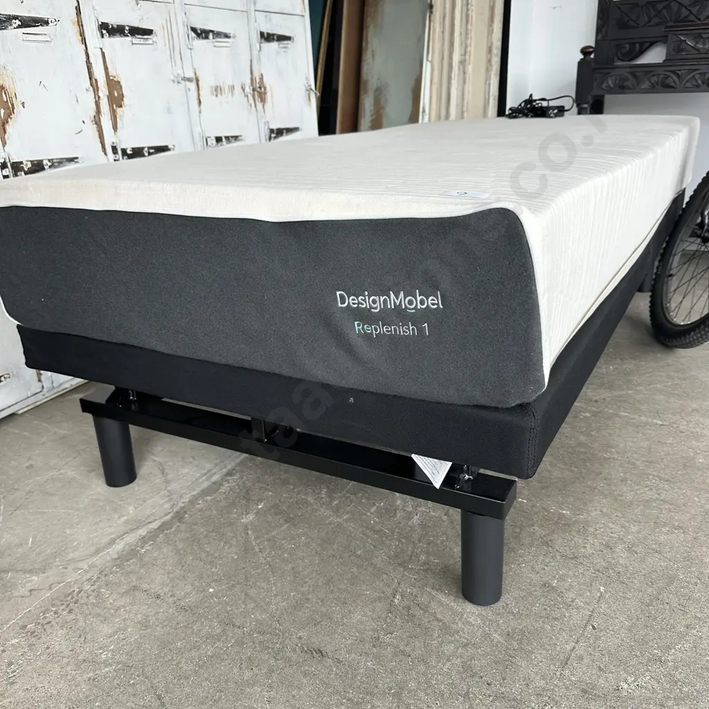 DesignMobel Replenish 1 mattress on adjustable electric base Image 1++