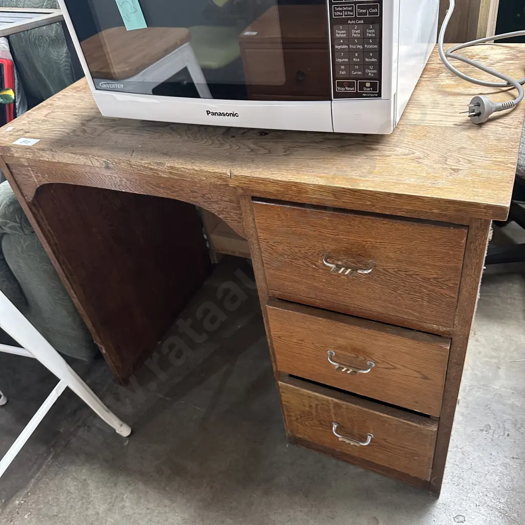 Oak desk Image 1++