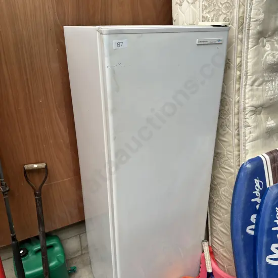 vert fridge -needs clean