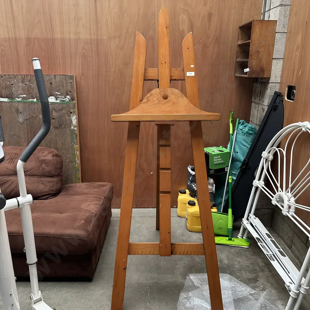 large easel Image 1++