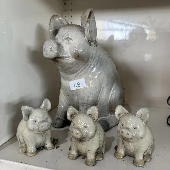 3 little pigs .... plus mum