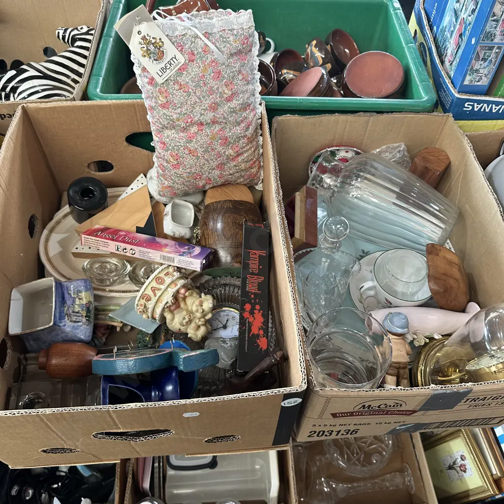 2 box collectables Image 1++