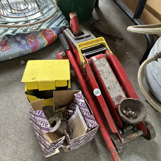 trolley jack and hardware