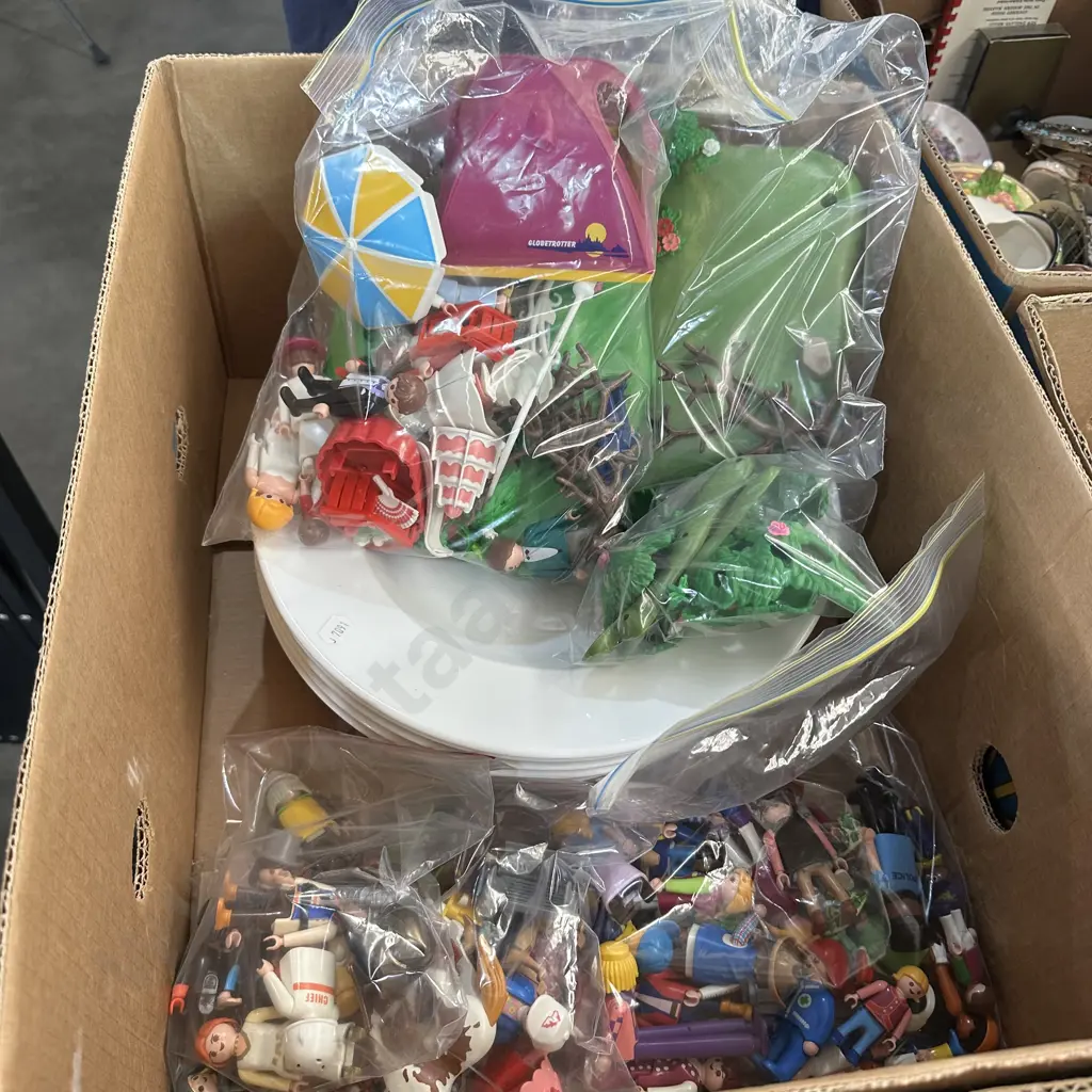 toys and large bowl plates Image 1++