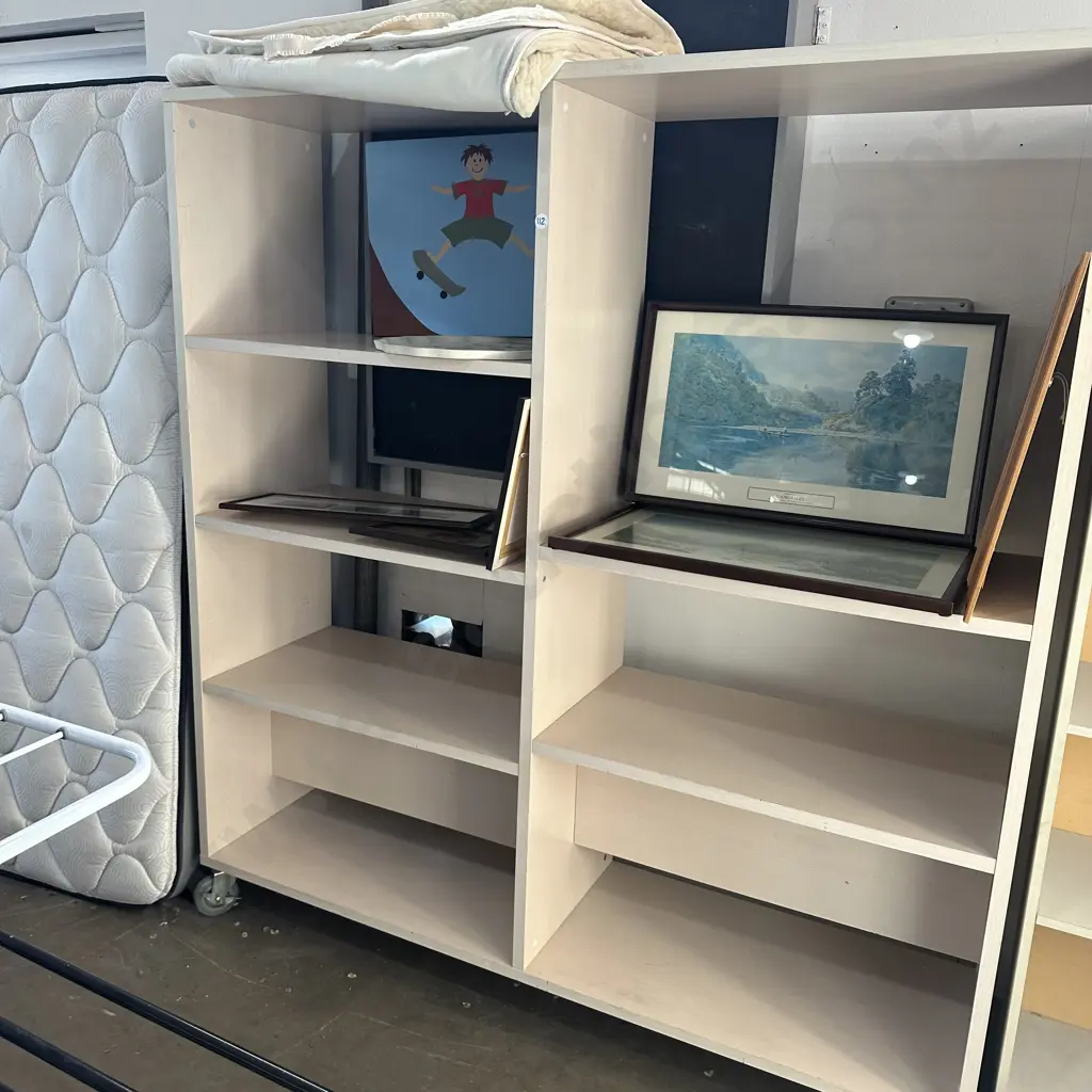rolling shelf unit Image 1++