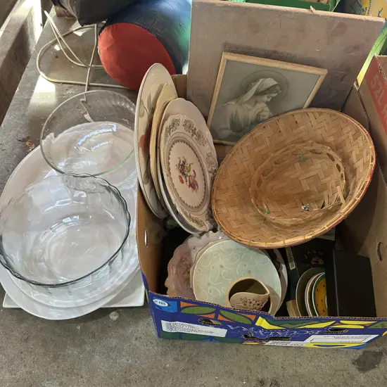 Large servers, bowls, plates, placemats etc.