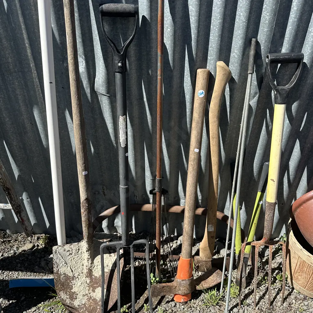 garden and other tools Image 1++