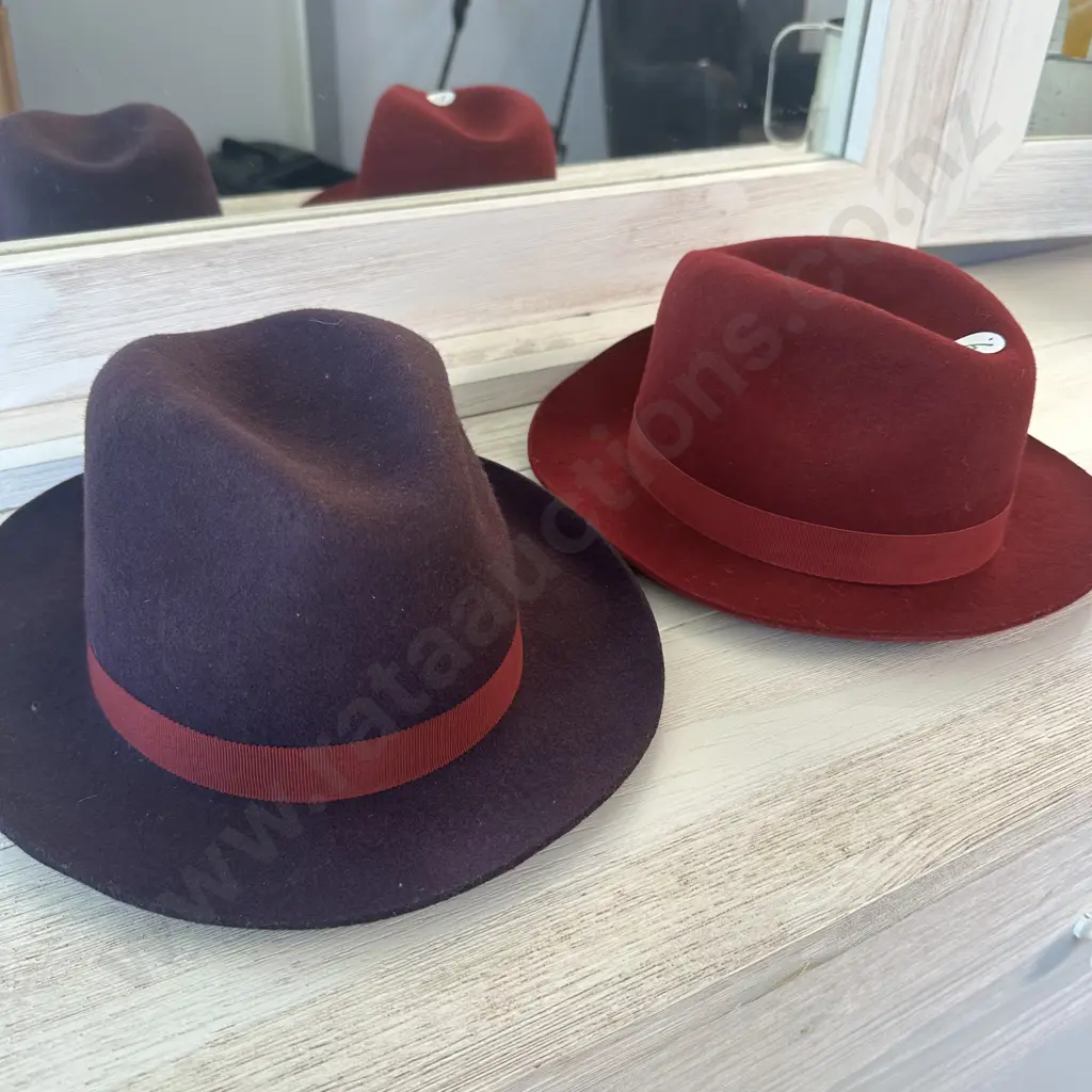 Pr of new felt hats size 56 & 57 rrp $129 each Image 1++