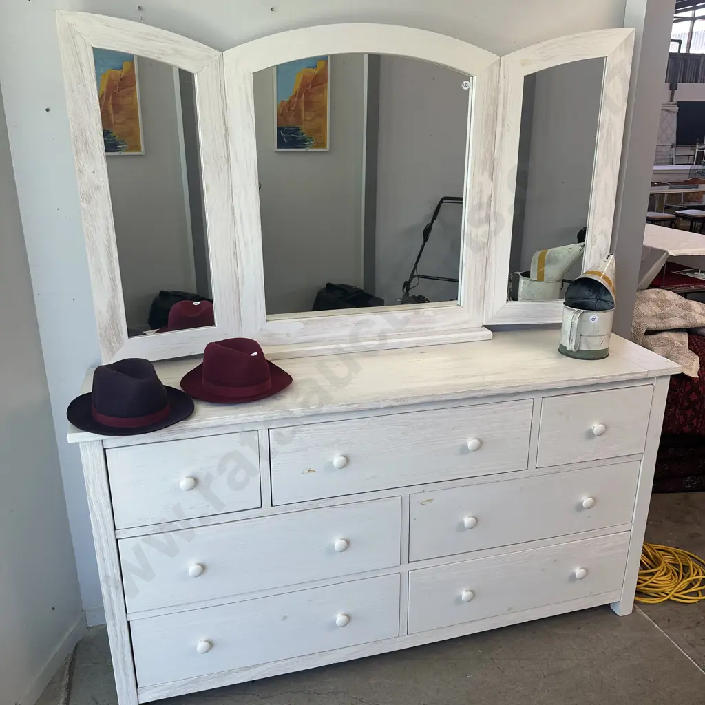 Large dressing table with 3 way mirror  (some draw runners are sticking) Image 1++