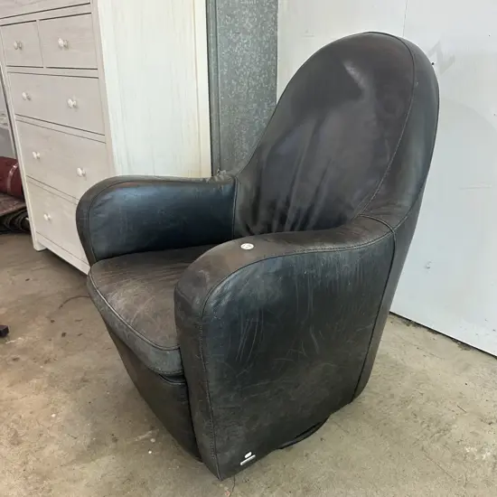 Natuzzi swivel leather chair
