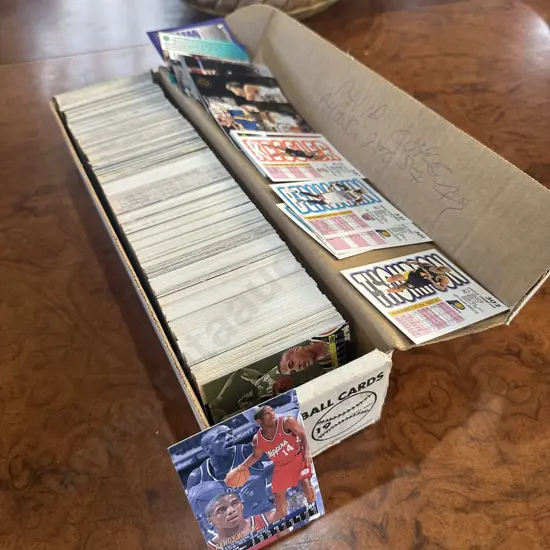 1990s Basketball trading card collection approx 850 cards