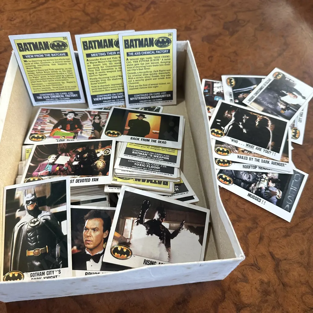 BATMAN trading cards from 1989 approx 125 cards Image 1++