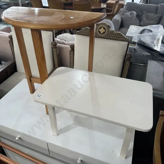 2 small side tables
