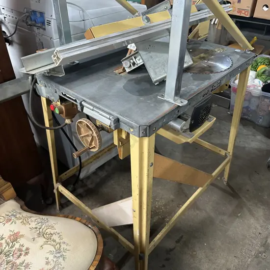 saw bench