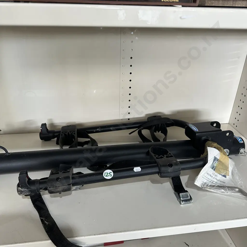 Towball mounted bike carrier. Image 1++