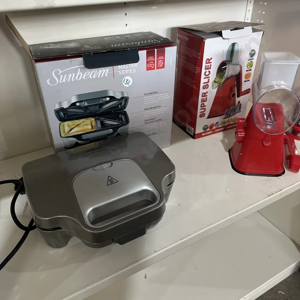 Big fill Toastie machine plus Super Slicer. Image 1++