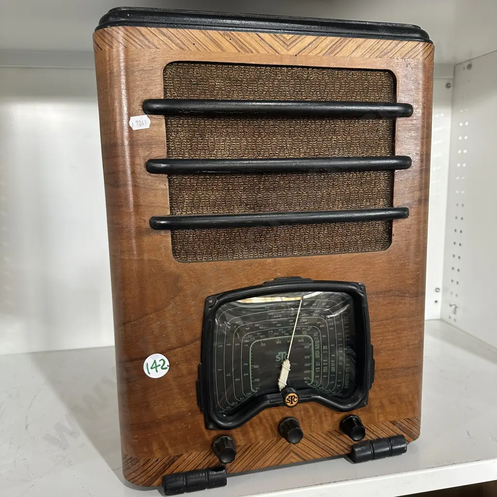 STC mantle radio Image 1++