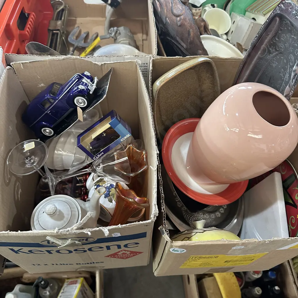 Two boxes assorted items Image 1++