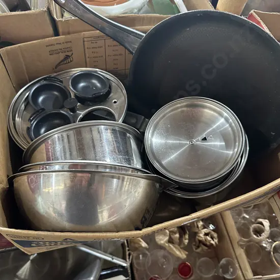 Box of pots, s/s mixing bowls etc.
