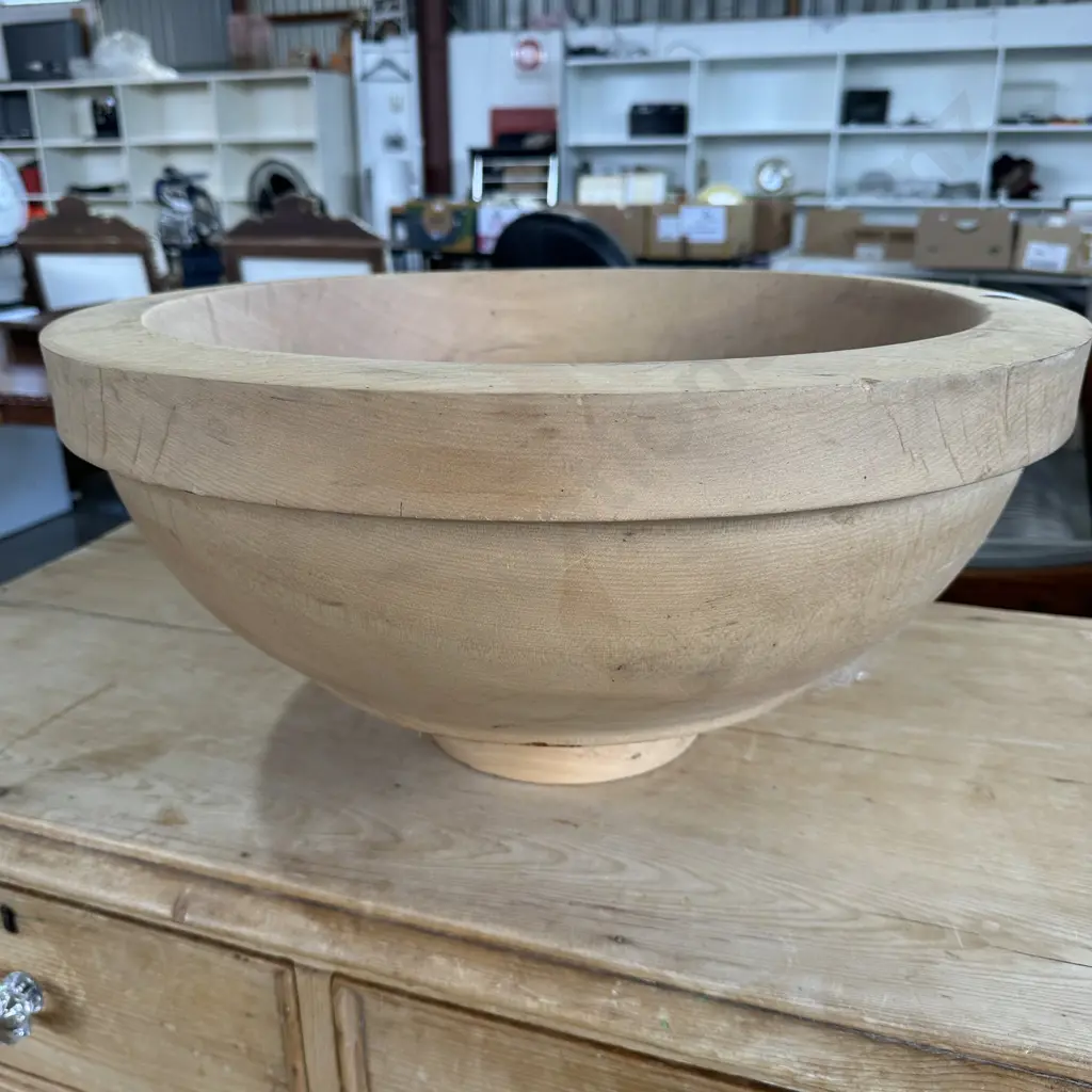Large Kauri turned bowl 550mm wide Image 1++