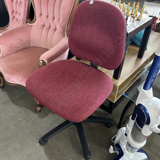 tidy Pollett office chair