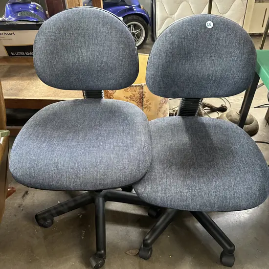2 very tidy office chairs