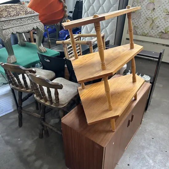 Large lot inc bar stools, TV etc
