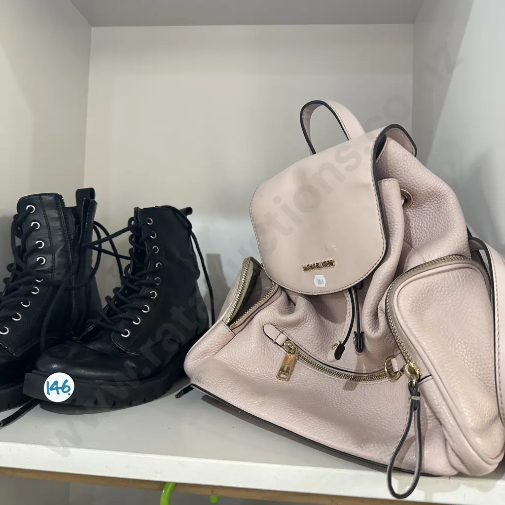Kors bag plus boots Image 1++