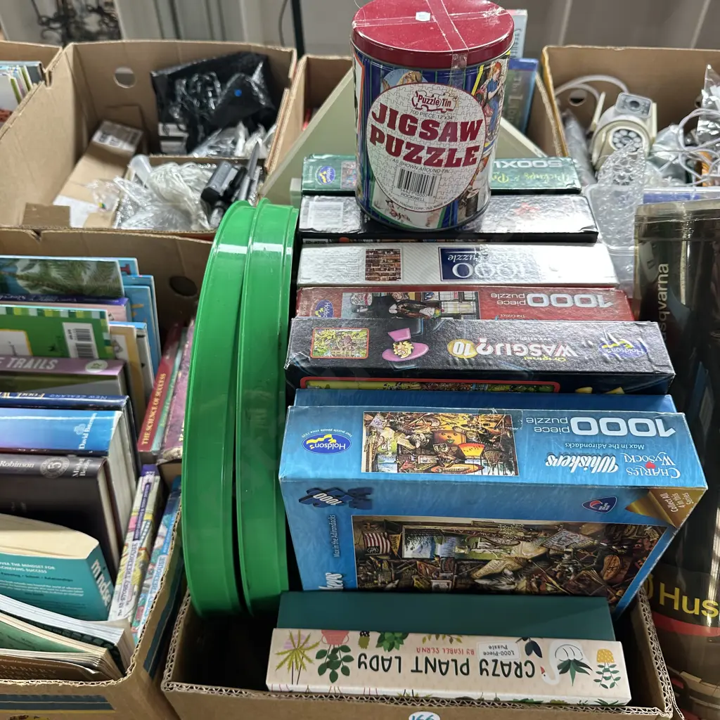 Box of puzzles etc. Image 1++