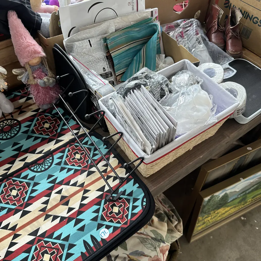 Large lot of scales, new shoes and products. Image 1++
