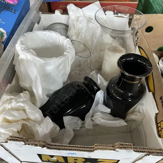 Box with large vases etc.