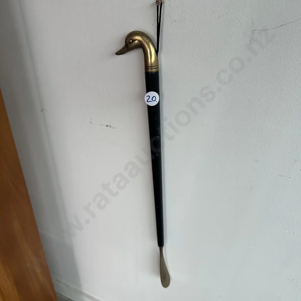 Ebony & Brass shoe horn Image 1++