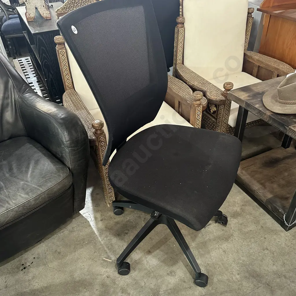 Jasper J office chair Image 1++