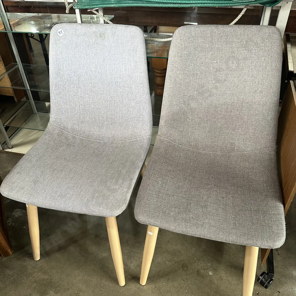 Pr dining chairs Image 1++