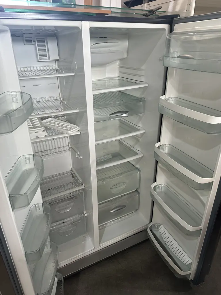 Fridge/freezer stainless steel. Image 1++